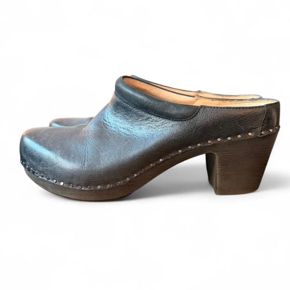 Dansko Sammy Women’s EU 40 / US 9.5–10 Black Pebbled Leather Heeled Mule Clog
